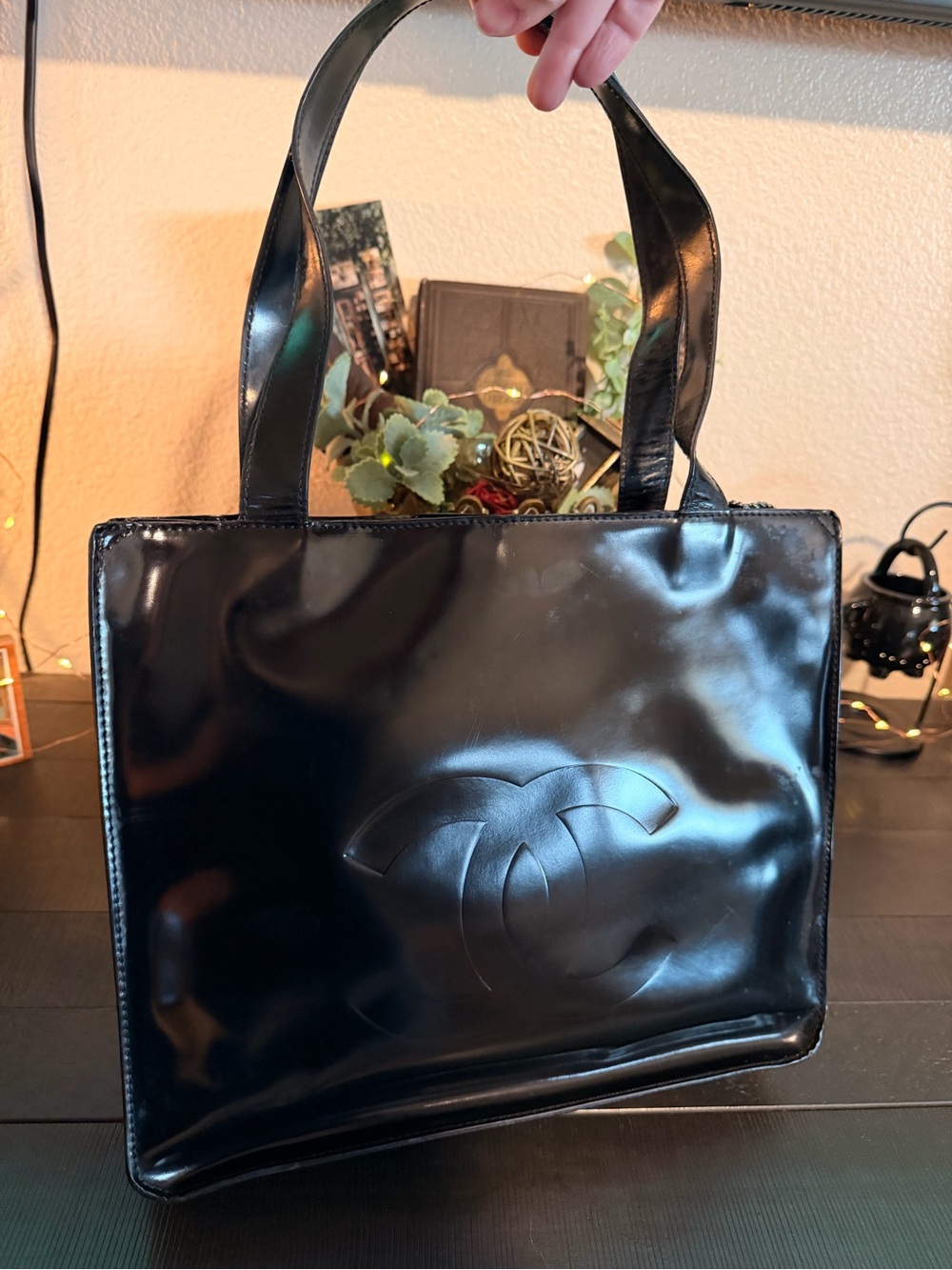Auth CHANEL Black Patent Leather Tote with Embossed CC/CHANEL
